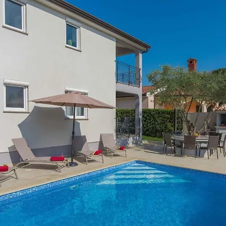 Apartment In - Istrien 44046