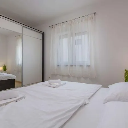 Apartment In - Istrien 44046