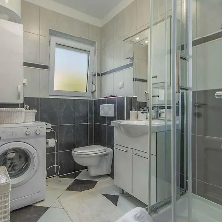 Apartment In - Istrien 44046